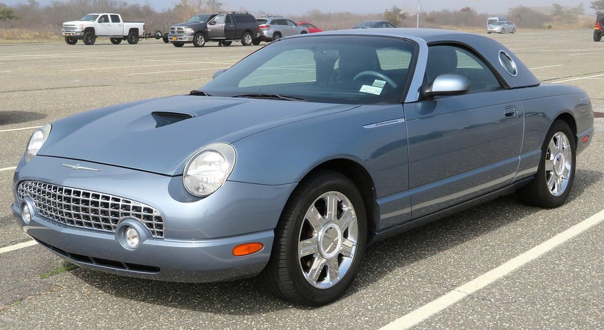 ford thunderbird (11th gen) 2001 - 2005 auto retro design
https://en.wikipedia.org/wiki/Ford_Thunderbird_(eleventh_generation)