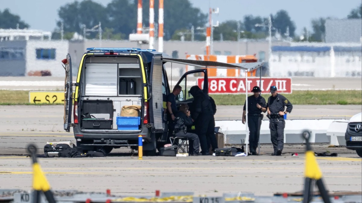 Ermittler in Leipzig (Archivbild): Es gibt neue Erkenntnisse zum Anschlagsversuch am Flughafen.