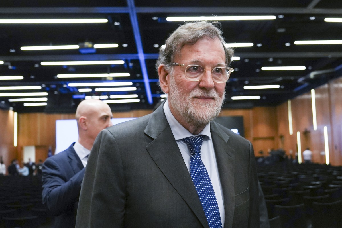 epa12815826 Former Spanish Prime Minister Mariano Rajoy attends the launch of the Sebastian Pinera Chair at the Universidad del Desarrollo in Santiago, Chile, 12 March 2026. EPA/Adriana Thomasa