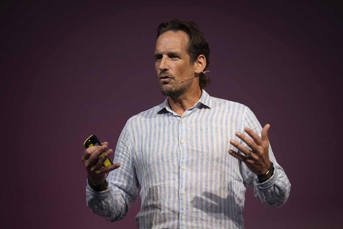 Patrick Fischer, der ehemalige Trainer der Schweizer Eishockey Nationalmannschaft, aufgenommen bei seinem Referat am Liechtensteiner Unternehmertag, am Dienstag, 30. Juni 2026, in Vaduz. (KEYSTONE/Gia ...