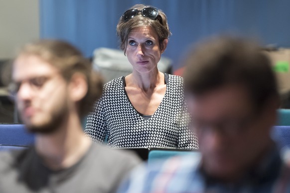 SP-Staenderaetin Pascale Bruderer im Publikum anlaesslich der &quot;Kick-off-Veranstaltung zum SP-Wirtschaftskonzept&quot; am Samstag, 26. August 2017 in Bern. (KEYSTONE/Lukas Lehmann)