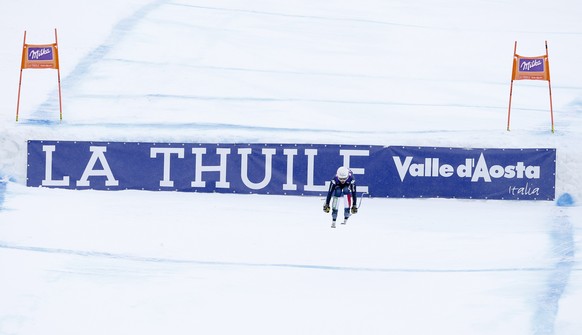 Italy's Nadia Franchini crosses the finish line to win a women's Alpine ski downhill race, in La Thuile, Italy, Saturday, Feb. 20, 2016. (AP Photo/Alessandro Trovati)
