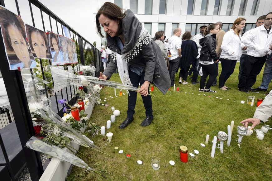 Angehörige trauern um die verstorbene Marie. (Bild aus dem Jahr 2013)