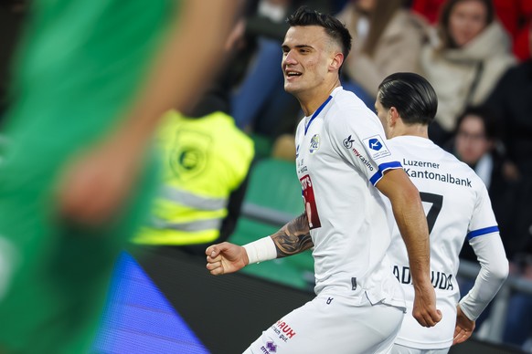 Aleksandar Stankovic (FCL), gauche, celebre son but lors de la rencontre de football de Swiss Super League entre le Yverdon Sport FC, YS, et le FC Luzern, FCL, ce dimanche 2 mars 2025 au Stade Municip ...