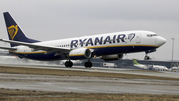 Das Flugverbot für die Boeing 737 Max hält Ryanair zurück: Weil die Auslieferung der Maschinen weiter auf sich warten lässt, rechnet Ryanair im kommenden Jahr mit dem geringsten Passagierwachstum seit ...