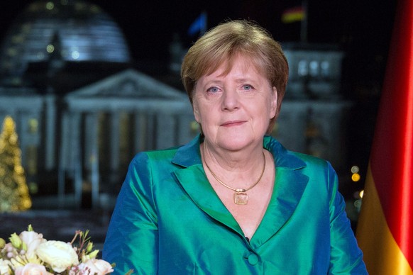 epa08095359 German Chancellor Angela Merkel records her New Year&#039;s speech at the Chancellery, Berlin, Germany, 30 December 2019. EPA/CHRISTIAN MARQUARDT / POOL