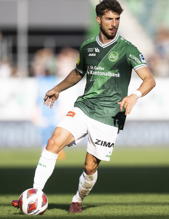 St. Gallens Leonidas Stergiou im Fussball Super League Spiel zwischen dem FC St. Gallen und den BSC Young Boys, am Sonntag, 4. September 2022, im Kybunpark in St. Gallen. (KEYSTONE/Gian Ehrenzeller)