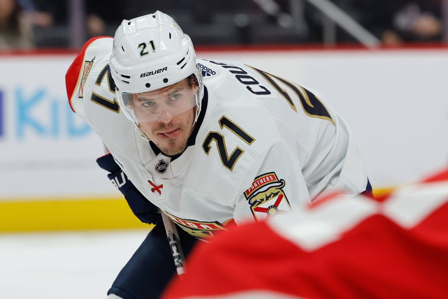 NHL, Eishockey Herren, USA Florida Panthers at Detroit Red Wings Nov 2, 2023 Detroit, Michigan, USA Florida Panthers center Nick Cousins 21 gets set during a face off in the first period against the D ...