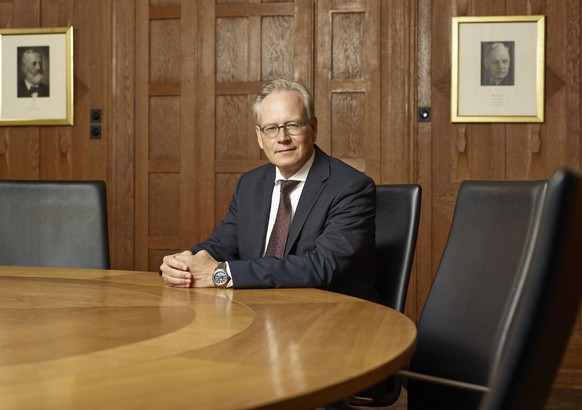 Eric Gujer, chief editor of the Neue Zuercher Zeitung (NZZ), in the committee room at the Falkenstrasse in Zurich, Switzerland, on May 22, 2015. (KEYSTONE/Christian Beutler)

Eric Gujer, Chefredaktor  ...