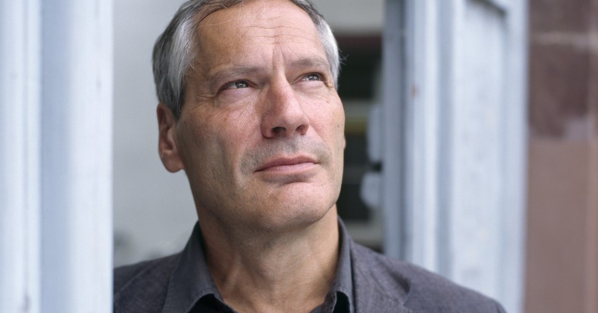 Portrait von Thomas Kessler, Integrationsdelegierter des Kantons Basel-Stadt, aufgenommen am 3. Juni 2008 in Basel, Schweiz. (KEYSTONE/Gaetan Bally)