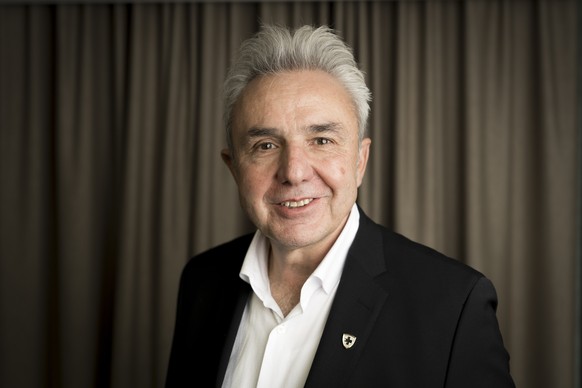 CAPTION CORRECTION: CORRECTS NAME AND FUNCTION ON THE 9 PREVIOUS IMAGES TO - Urs Kessler, Praesident der Swiss Ice Hockey Federation posiert fuer ein Portrait nach der Medienkonferenz der Swiss Ice Ho ...