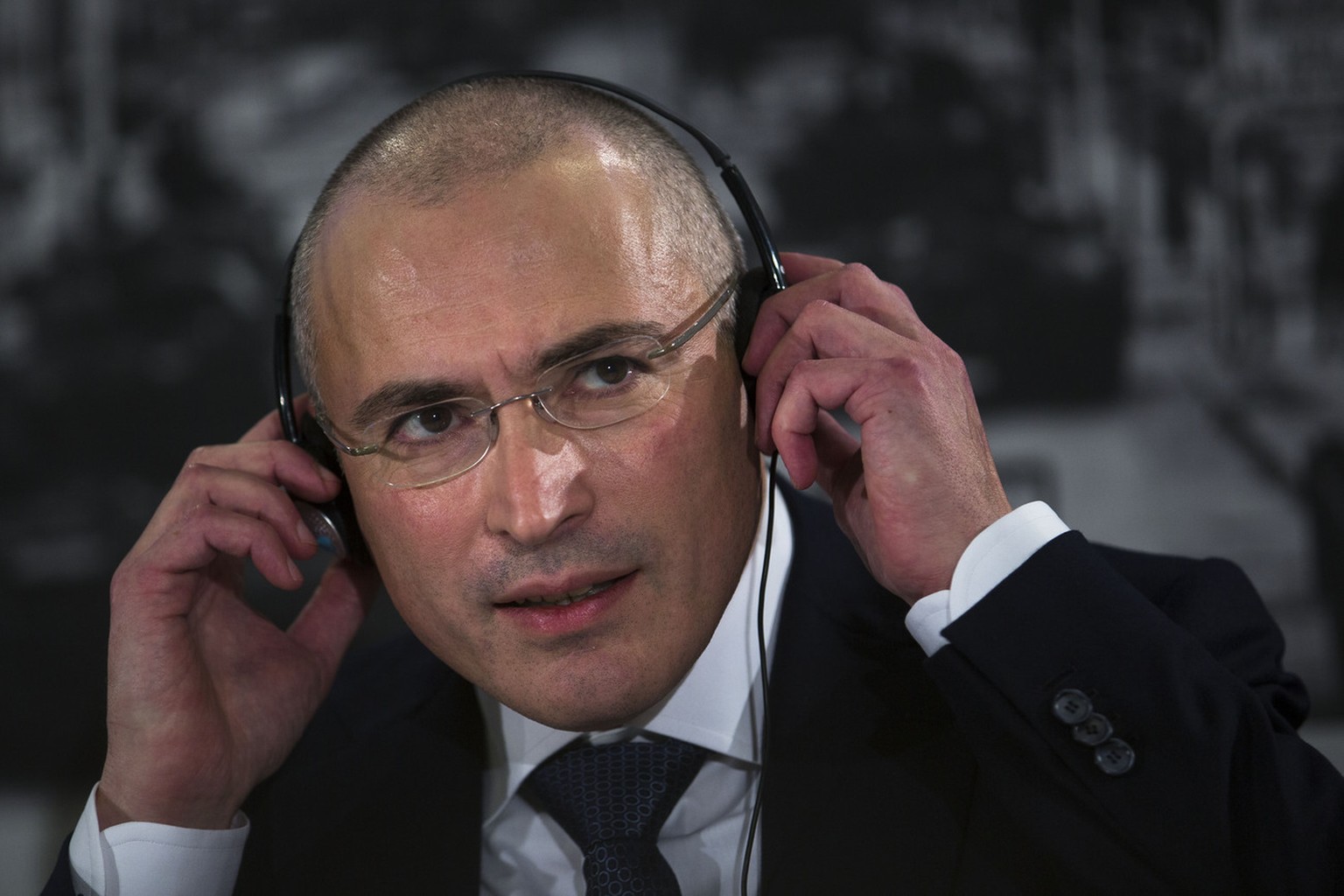 Michail Chodorkowski in Berlin während seiner ersten Pressekonferenz nach der Freilassung.