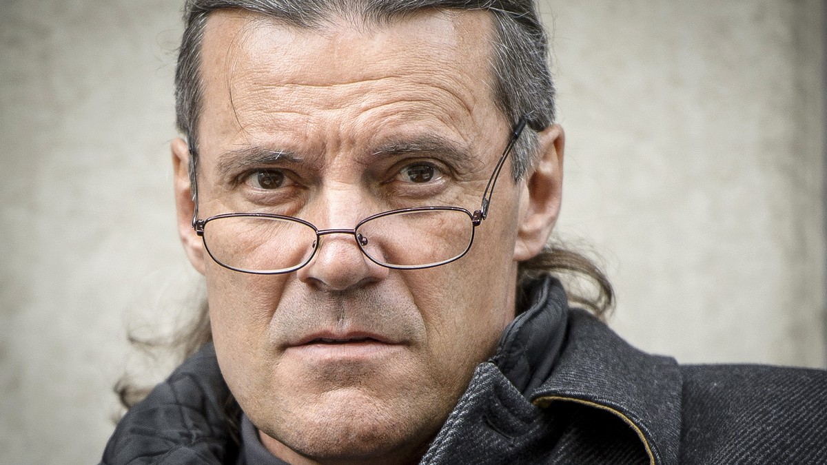 Oskar Freysinger Conseiller d'Etat valaisan candidat de la formation "Ensemble a droite" lors des elections au Conseil d'Etat valaisan ce dimanche 5 mars 2017 a Sion. (KEYSTONE/Oli ...