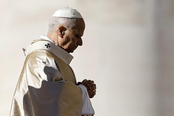 epaselect epa12543865 Pope Leo XIV presides the Holy Mass for the Jubilee of Choirs and Choral Society, in Saint Peter&#039;s Square, in Vatican City, 23 November 2025. EPA/ANGELO CARCONI