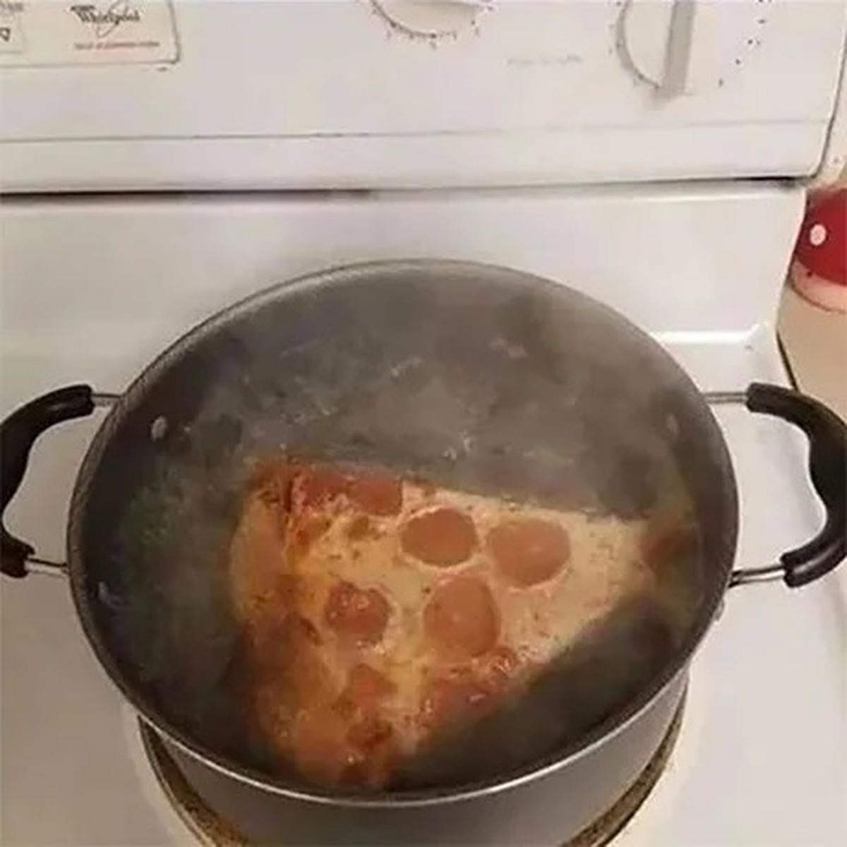 Ich bin wieder da! Hallo. PICDUMP. рџҐі
Boah geil Picdump, erstmal Pizza von gestern aufwГ¤rmen und dann gleich loslesen
