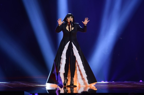 epa05300227 Kaliopi of Macedonia performs the song &#039;Dona&#039; during rehearsals for the Second Semi-Final of the 61st annual Eurovision Song Contest (ESC) at the Ericsson Globe in Stockholm, Swe ...