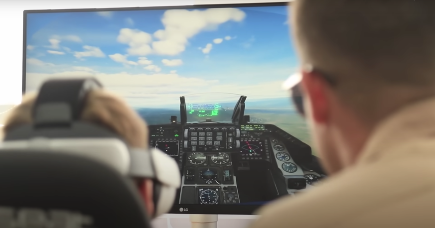 Blick in das virtuelle F-16-Cockpit. Der Pilot hat dank VR-Brille eine 3D-Rundumsicht.