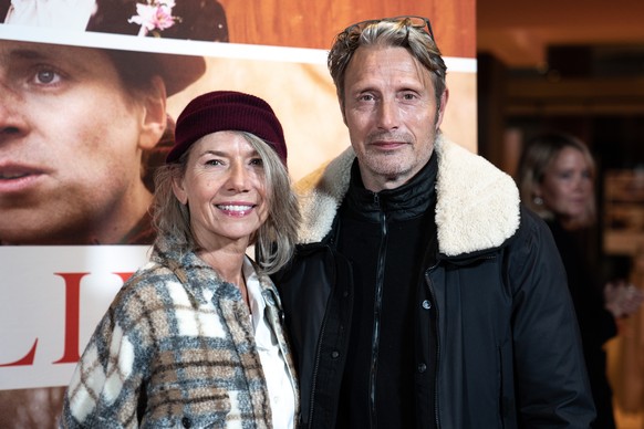 epa08776333 Danish actor Mads Mikkelsen (R) and his wife Hanne Jacobsen attend the premiere of the film &#039;Falling&#039; by Danish-US actor Viggo Mortensen in Copenhagen, Denmark, 26 October 2020.  ...