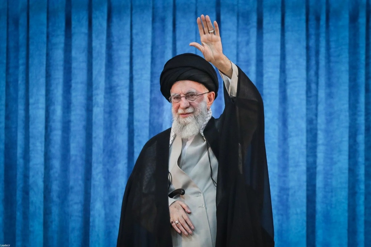 Des apparitions comme celle de début juin n'existent pas actuellement: Ali Khamenei est assis dans un bunker profondément enfoui sous terre, au nord-est de Téhéran.