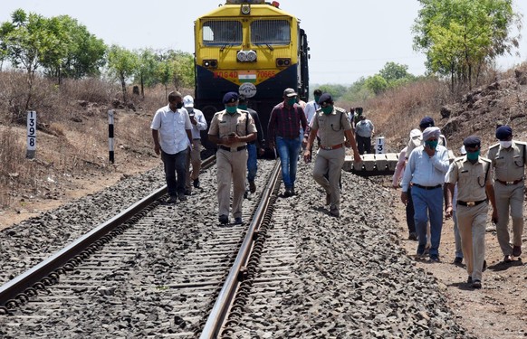Schlafende Wanderarbeiter In Indien Von Zug Uberrollt 16 Tote Watson