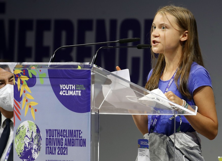 epaselect epa09492521 Swedish environmental activist Greta Thunberg speaks at the conference &#039;Youth4climate: driving ambition Italy 2021&#039; in Milan, Italy, 28 September 2021. EPA/MATTEO BAZZI