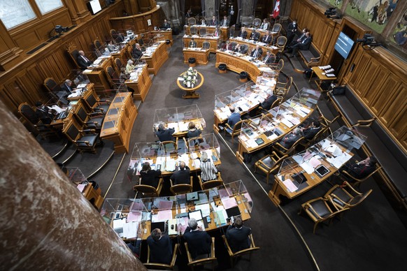 Die Mitglieder der Kleinen Kammer beschaeftigen sich mit dem Covid-19 Gesetz, an der Wintersession der Eidgenoessischen Raete, am Mittwoch, 2. Dezember 2020 im Staenderat in Bern. (KEYSTONE/Alessandro ...