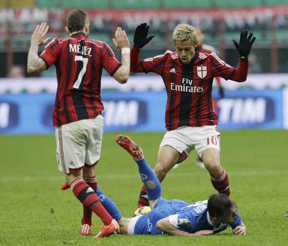 Sowohl Jeremy Menez als auch Keisuke Honda beteuern: Wir haben nichts gemacht.