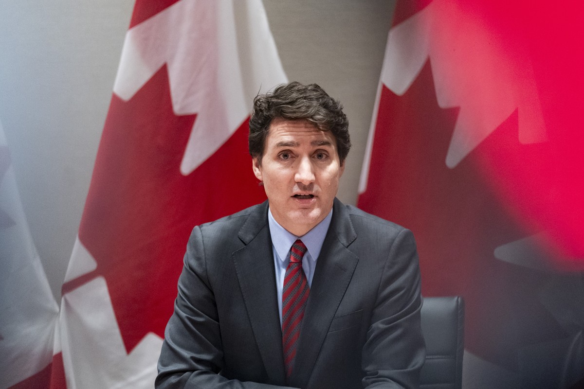 Prime Minister Justin Trudeau delivers remarks before chairing the meeting of the Council on Canada-U.S. Relations, in Toronto, on Friday, Jan.17 2025. (Arlyn McAdorey /The Canadian Press via AP)