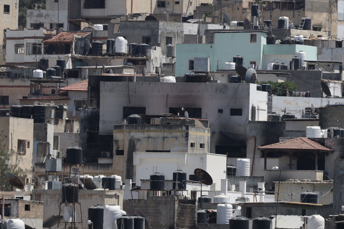 epa12198924 Damaged buildings in Jenin refugee camp during an Israeli military operation in the West Bank city of Jenin, 26 June 2025. The Israeli military has been conducting a large-scale military o ...