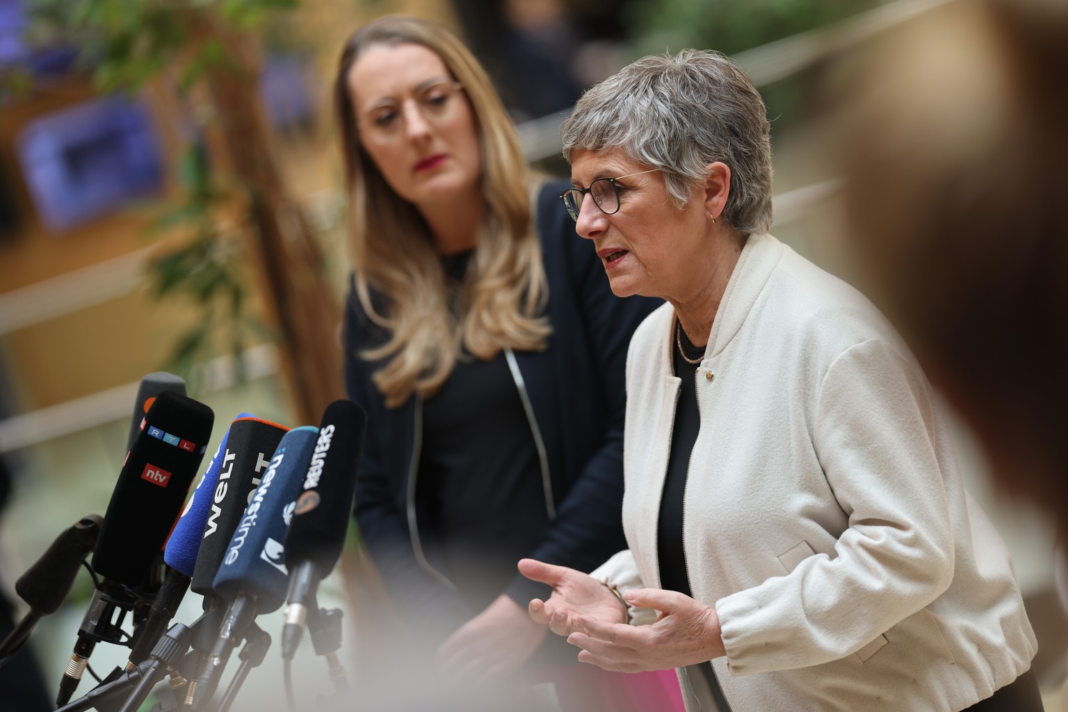 epa11963727 Green party (Die Gruenen) faction co-chairwoman in the German parliament Bundestag Britta Hasselmann (R) and Green party (Die Gruenen) faction co-chairwoman in the German parliament Bundes ...