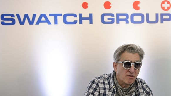 ARCHIVBILD ZUR JAHRESBILANZ 2017 VON SWATCH, AM DIENSTAG, 30. JANUAR 2018 - CEO of Swatch Group Nick Hayek speaks with Swatch Sunglasses during a press conference of the year 2015 final results of Swi ...