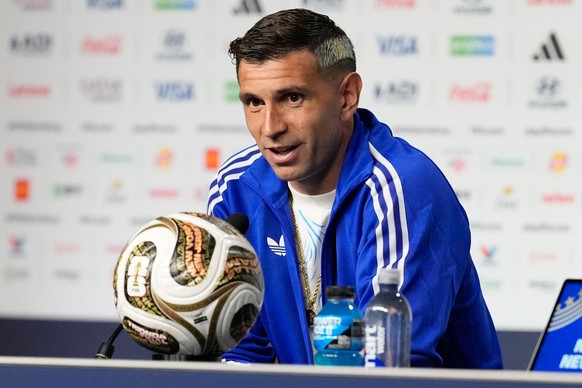 Argentina goalkeeper Emiliano Martinez speaks during a news conference ahead of the World Cup final soccer match between Spain and Argentina in New York, Friday, July 17, 2026. (AP Photo/Frank Frankli ...