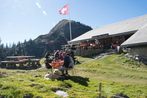 Mehr Schweiz geht nicht: Diese 16 Berghütten musst du einmal in deinem Leben besucht haben
Wow! Da muss ich die eine oder andere Hütte unbedingt mal besuchen.
Empfehlen kann ich auch das Berggasthaus ...