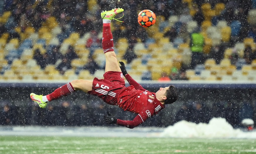 Gestatten: Robert Lewandowski unmittelbar vor seinem 1:0-Führungstreffer in Kiew.