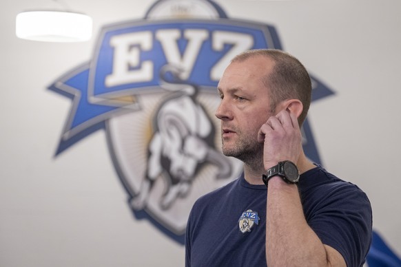 Der Sportchef des EV Zug, Reto Klaey waehrend eines Medientermins des EV Zug im Trainingszentrum OYM in Cham am Donnerstag, 22. Januar 2026. (KEYSTONE/Urs Flueeler).