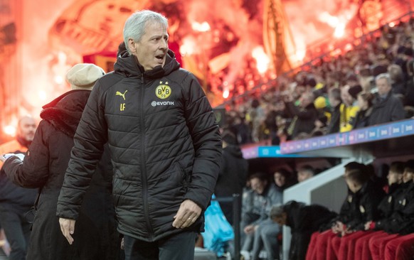 08.02.2020, Nordrhein-Westfalen, Leverkusen: Fußball: Bundesliga, Bayer Leverkusen - Borussia Dortmund, 21. Spieltag in der BayArena. Dortmunds Trainer Lucien Favre vor dem Spiel. Foto: Bernd Thissen/ ...