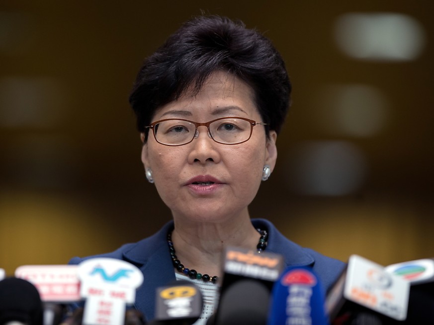 Die Hongkonger Regierungschefin Carrie Lam gerät wegen des umstrittenen Auslieferungsgesetzes auch in den eigenen Reihen unter Druck. (Archiv)