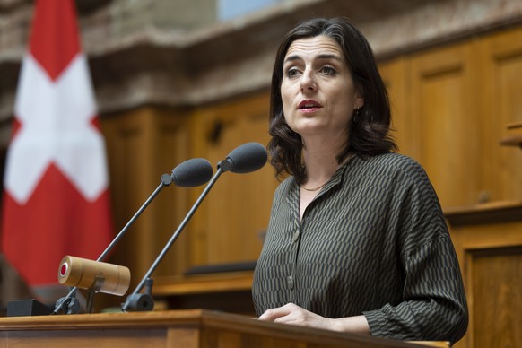 Flavia Wasserfallen, SP-BE, spricht waehrend der Debatte um die Renteninitiative, waehrend der Sommersession der Eidgenoessischen Raete, am Montag, 5. Juni 2023, in Bern. (KEYSTONE/Peter Klaunzer)