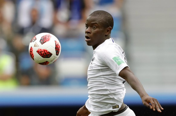 France&#039;s Ngolo Kante controls the ball during the quarterfinal match between Uruguay and France at the 2018 soccer World Cup in the Nizhny Novgorod Stadium, in Nizhny Novgorod, Russia, Friday, Ju ...