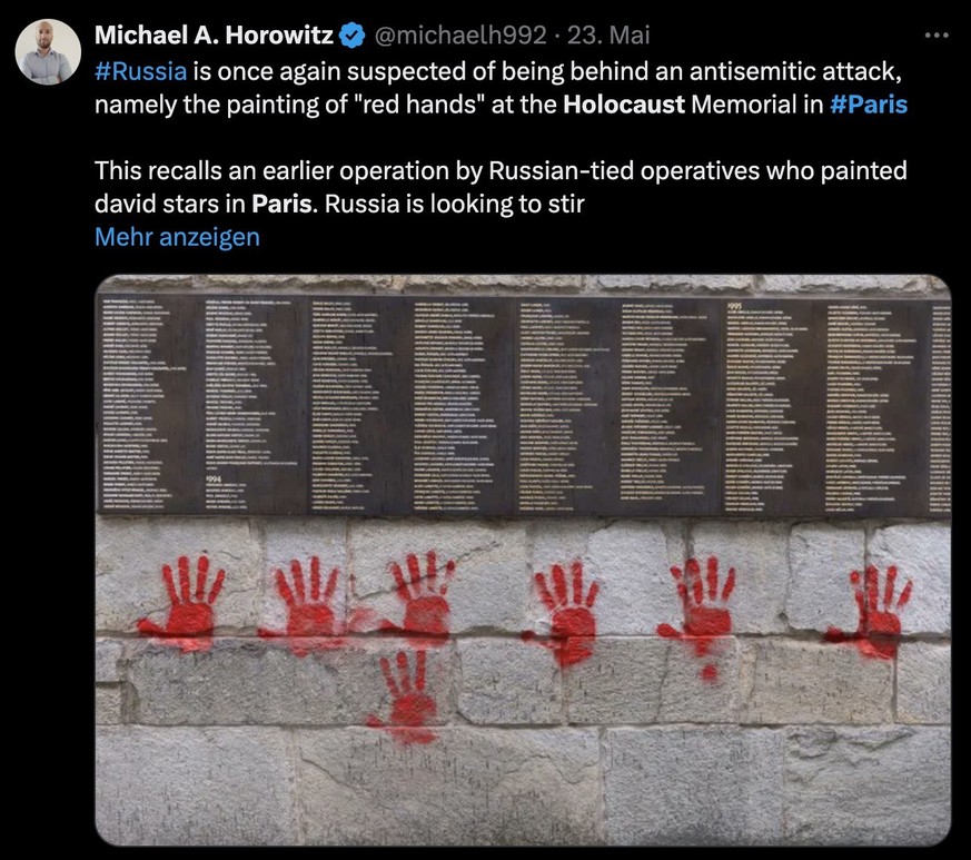 Rote Hände, Zeichen des Antisemitismus, an den Wänden des Pariser Holocaust-Memorials.