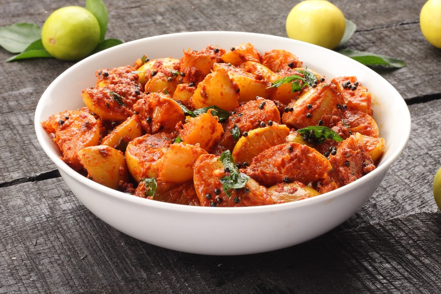 lemon chilli pickle zitrone eingelegtes indien chutney essen food kochen einkochen