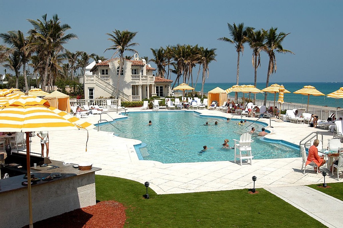 View of the beach club pool at the Mar-a-Lago estate, Palm Beach, Florida, February 17, 2003. (Photo by Davidoff Studios/Getty Images)