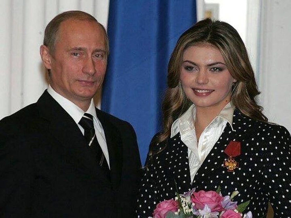 Vladimir Poutine partage deux enfants avec Alina Kabaeva, l'ancienne athlète olympique dont il partage la vie depuis plus de dix ans.