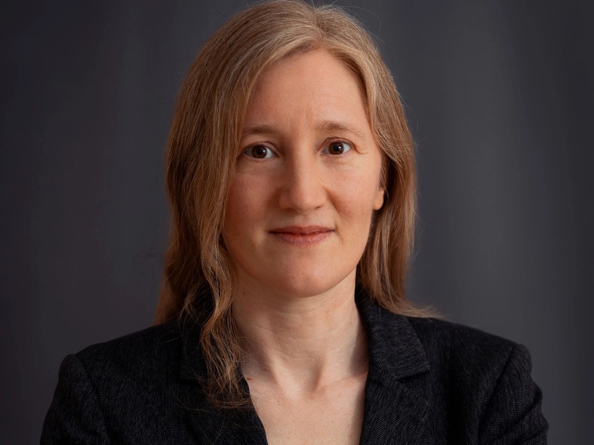 Karin Schwiter est professeure de géographie du travail à l'Université de Zurich et mène des recherches sur le travail rémunéré et les tâches domestiques.