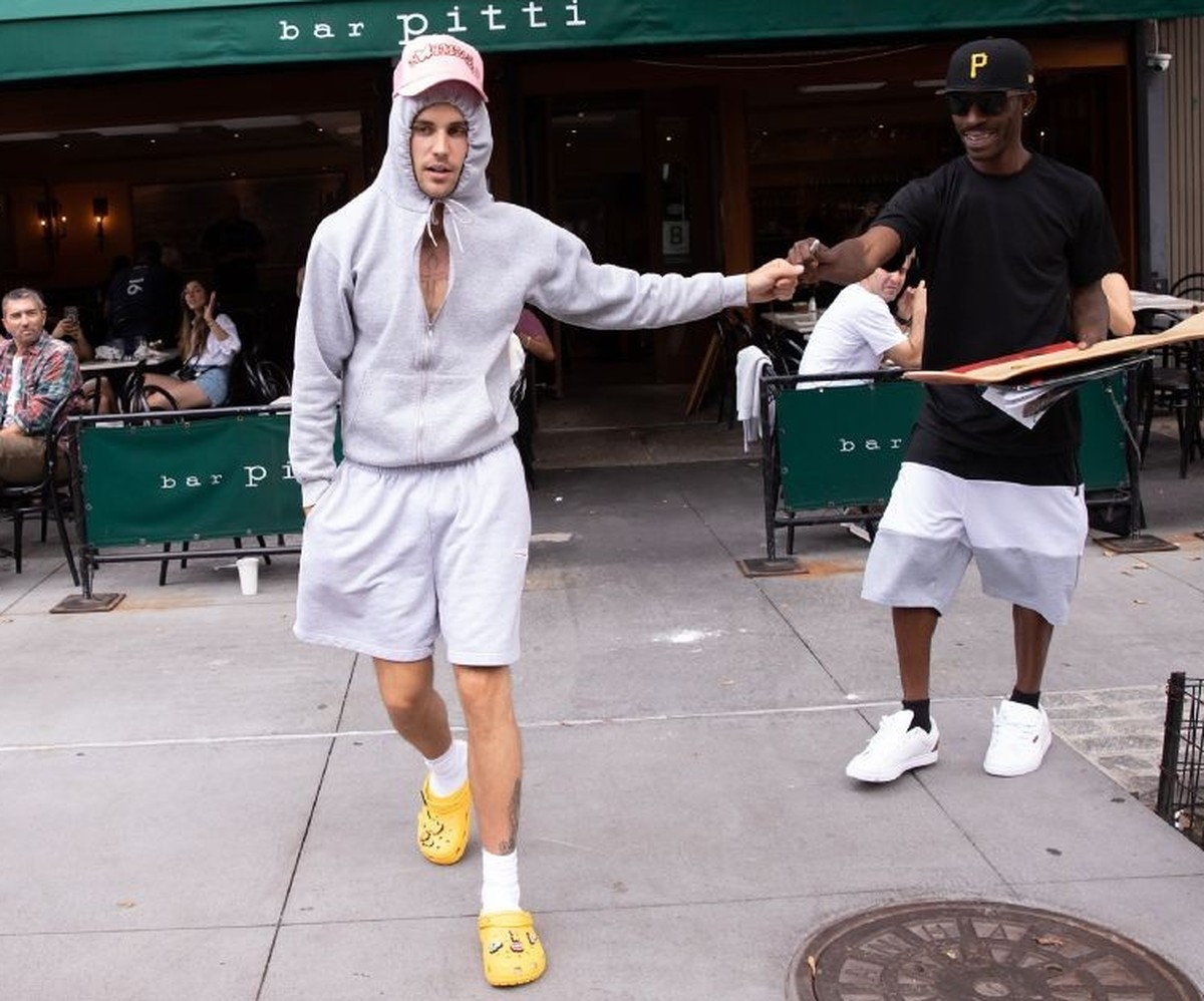NEW YORK, NEW YORK - AUGUST 28: Justin Bieber is seen riding a Citibike on August 28, 2023 in New York, New York. (Photo by MEGA/GC Images)