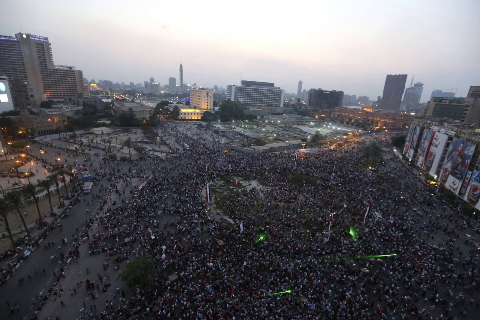 Auf dem Tahrir-Platz versammelten sich hoffnungsvolle Menschenmassen.