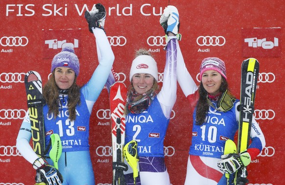 Wendy Holdener (rechts) holte im letzten Dezember ihren ersten Podestplatz im Weltcup.