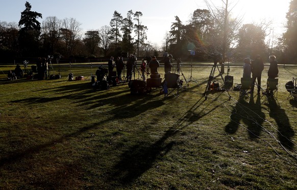 Die Medien haben sich vor dem Landsitz Sandringham eingerichtet.