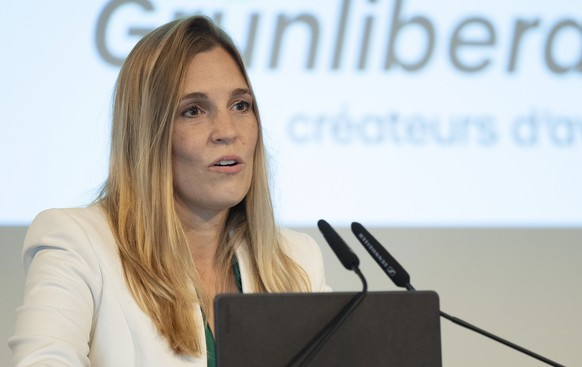 Corina Gredig, Fraktionspraesidentin, spricht anlaesslich der Delegiertenversammlung der Gruenliberalen Partei Schweiz (GLP) vom Samstag, 19. Oktober 2024 in Rueschlikon. (KEYSTONE/Christian Beutler)