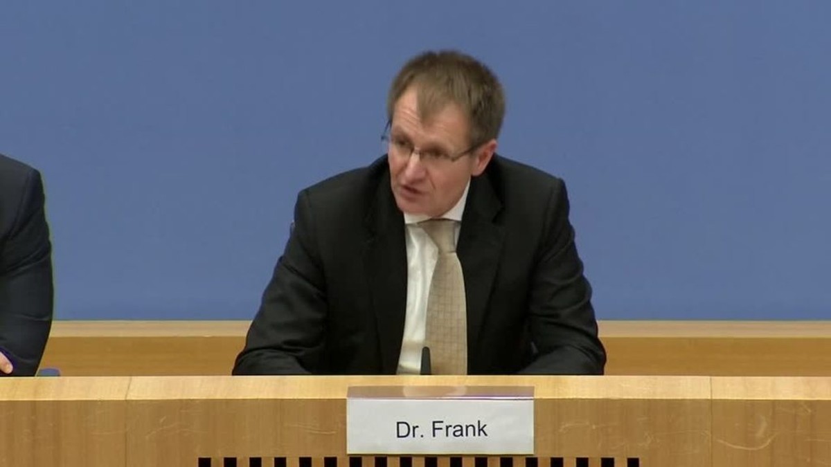 radar-reuters Hinter dem Anschlag auf den Berliner Weihnachtsmarkt stecken nach den Worten von Generalbundesanwalt Peter Frank möglicherweise mehrere Personen. Man wisse nicht, ob es einen oder mehrer ...